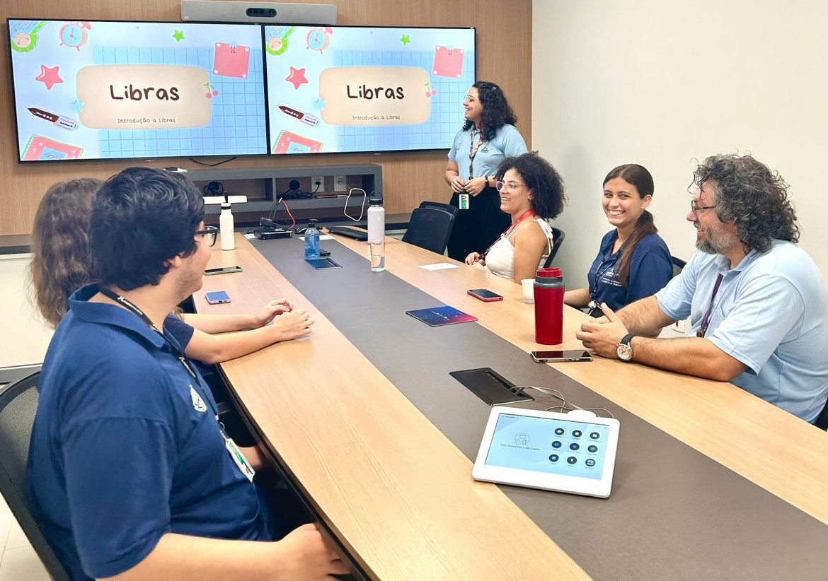 Aulas de Libras iniciam na área RHDA.AD da Itaipu e envolvem os PIITs do setor